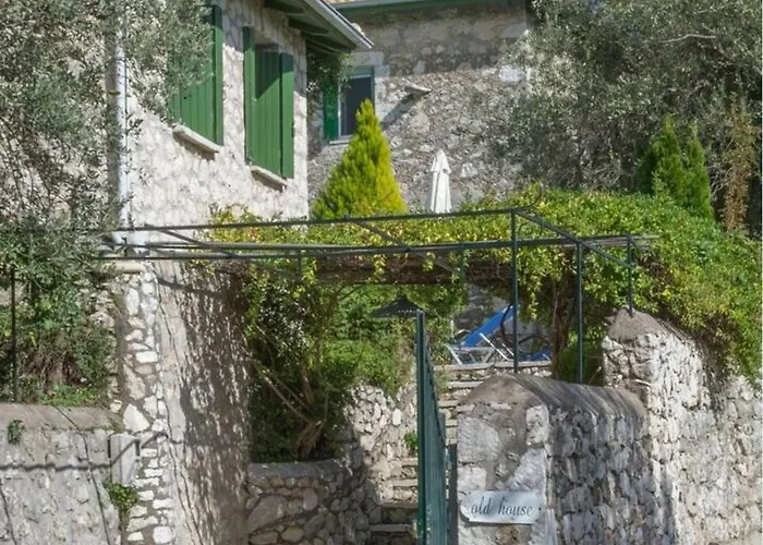 The Old House - Collection * Kariá