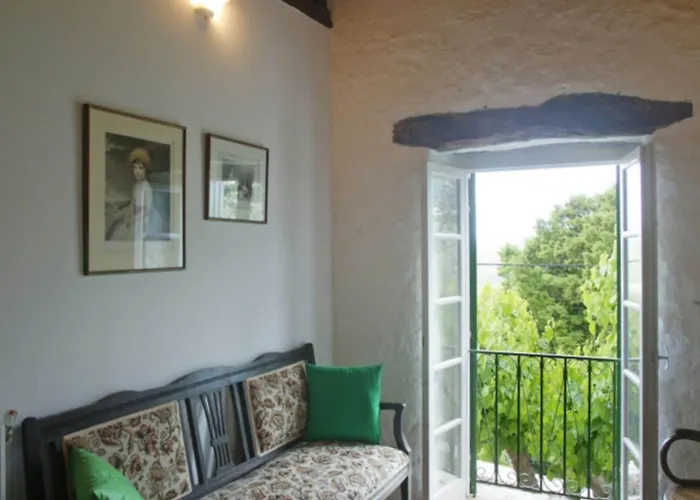 Semesterbostad The Old House - Collection